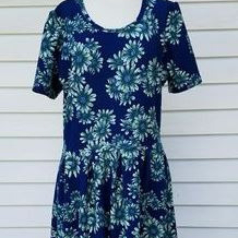 2xl Lularoe Amelia, Blue with teal daisies